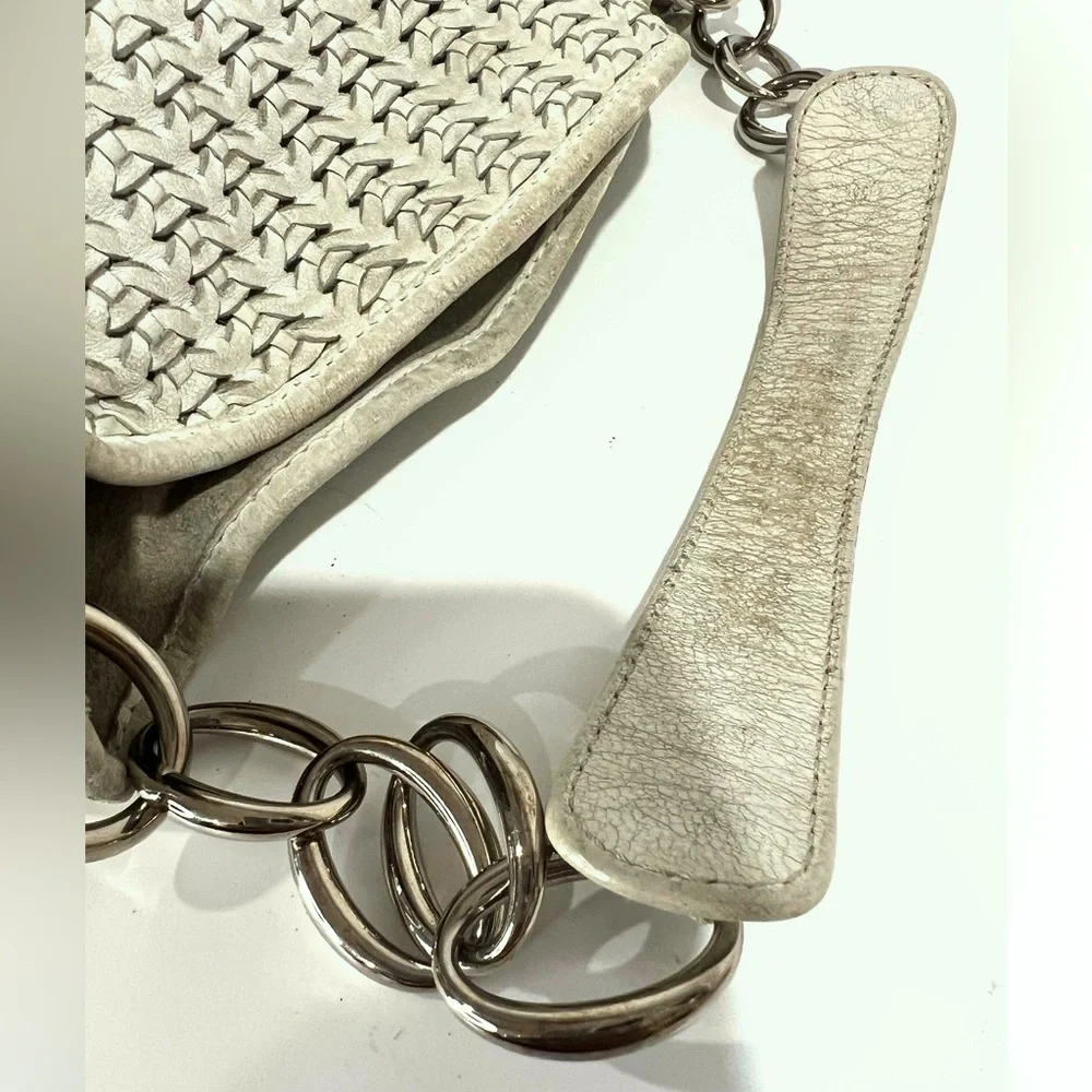 👜 Dior Avenue Bag - FIXER UPPER - Luxury Handbag Giveaway - Picture 8 of 15